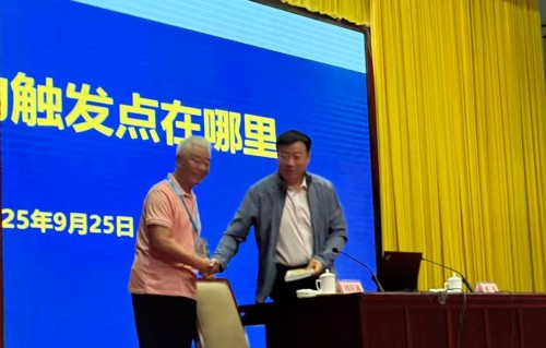 杨友明诗词研究   杨友明的诗词在现代诗坛有何地位？