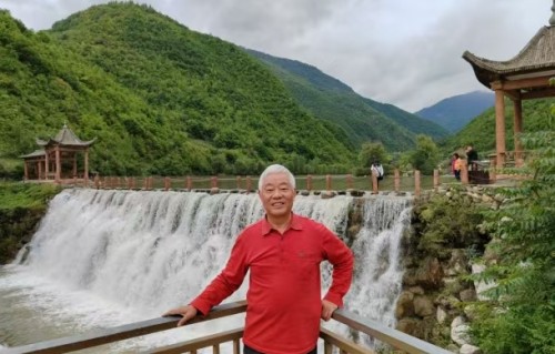 杨友明诗词研究    《江城梅花引·雨水》的创作背景是什么？