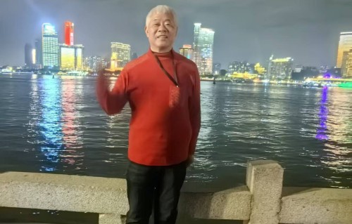 杨友明诗词研究  杨友明诗词质朴风格对现代诗坛的启示