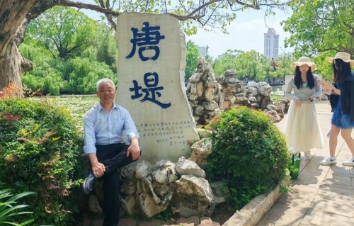 杨友明诗词研究    杨友明五绝代表作解读