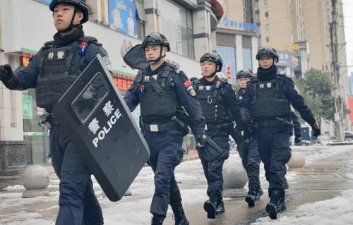 满江红·人民警察颂