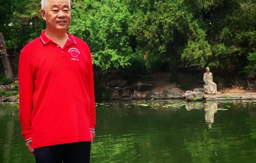 杨友明诗词研究   杨友明诗词质朴风格的代表作品欣赏