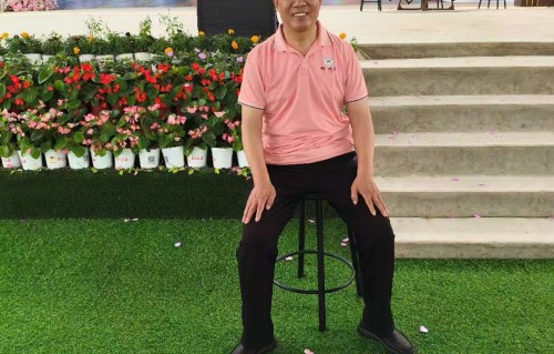 杨友明诗词研究    杨友明诗词有何创作特点？