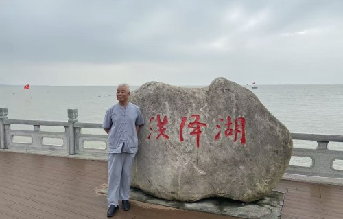 杨友明诗词研究    杨友明诗词独特意象对其诗词的艺术效果的影响?
