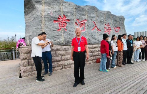 杨友明诗词研究   杨友明诗词怎样体现社会关怀?